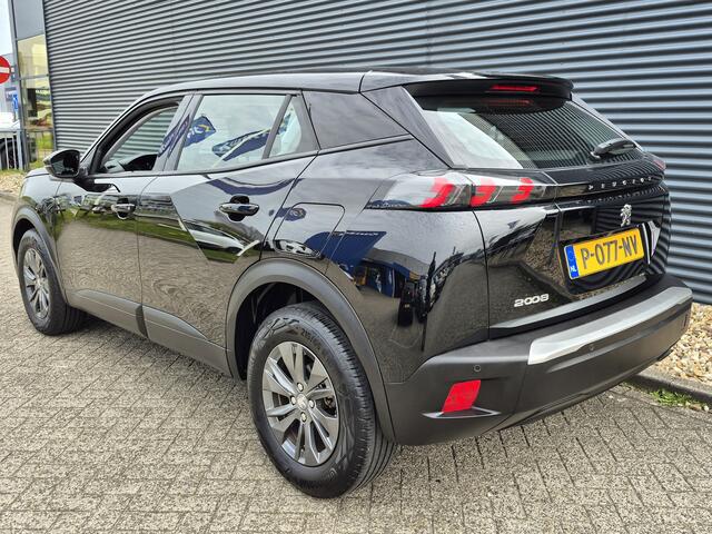 Peugeot 2008 1.2 PureTech Active Pack | Navigatie | Camera | Lichtmetalen Velgen | Apple Carplay en Android Auto |