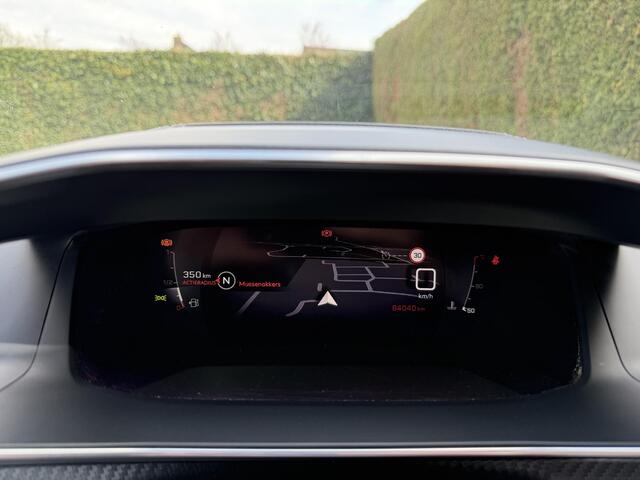 Peugeot 2008 1.2 Turbo 130 PK GT | Panorama Schuif-Kanteldak | Navigatie | 3D Digitale Cockpit | Cruise Control | Dodehoek detectie | Full LED Verlichting | Keyless Start | Climate Control | Camera | Parkeersensoren |