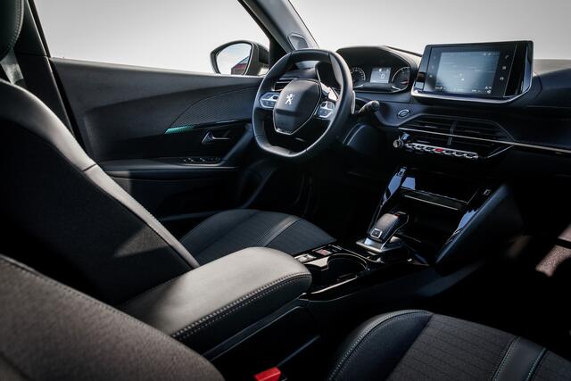 Peugeot 2008 1.2 131 PK PureTech Allure | Automaat | 3D-I-Cockpit | 1 e Eign | Ned Auto | Hoge zit / Instap . | Clima | Navigatie | DAB audio | Pdc | Cruise | Keyless entry | Apple Carplay/Android Auto |