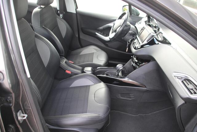 Peugeot 2008 1.2 PureTech 110pk Allure Automaat Airco Navi Trekhaak 63.468km