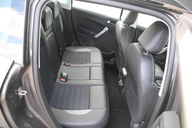 Peugeot 2008 1.2 PureTech 110pk Allure Automaat Airco Navi Trekhaak 63.468km