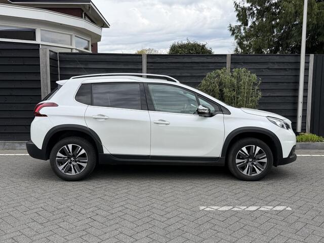 Peugeot 2008 Allure 1.2 PureTech 110PK Navigatie, Achteruitrijcamera, Panoramadak, Parkeersensoren, Apple Carplay, Android Auto