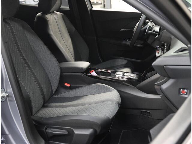 Peugeot 2008 1.2 Hybrid 145PK Allure | 1ste eigenaar | AppleCarPlay/AndroidAuto | Climate Control | Adaptive Cruise Control | 360'Camera | Keyless | FULL LED | Navigatie | LMV | Parkeersensoren | Privacy Glass | Isofix |