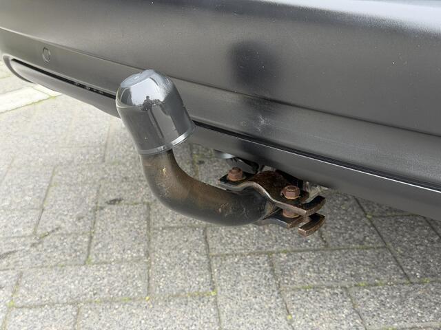 Peugeot 2008 Blue Lion 1.2 PureTech 130PK Navigatie, Parkeersensoren Achter, Panoramadak, Trekhaak, Airco