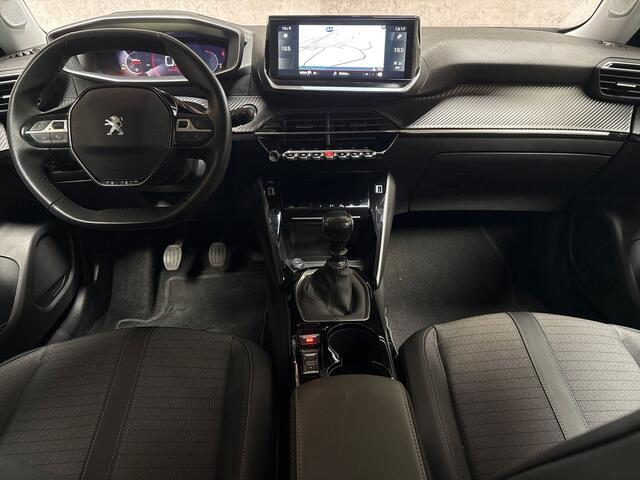 Peugeot 2008 1.2 PureTech Allure Sport (VIRTUAL COCKPIT, APPLE CARPLAY, GROOT NAVI, 360 CAMERA, LEDER, SPORTSTOELEN, KEYLESS, CRUISE, NIEUWSTAAT)