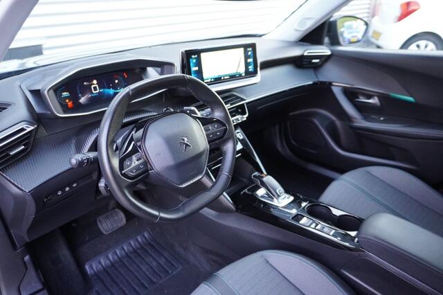 Peugeot 2008 1.2 PureTech Allure Pack Automaat / 1e eig. / Camera / Stoelverwarming / Adaptive cruise