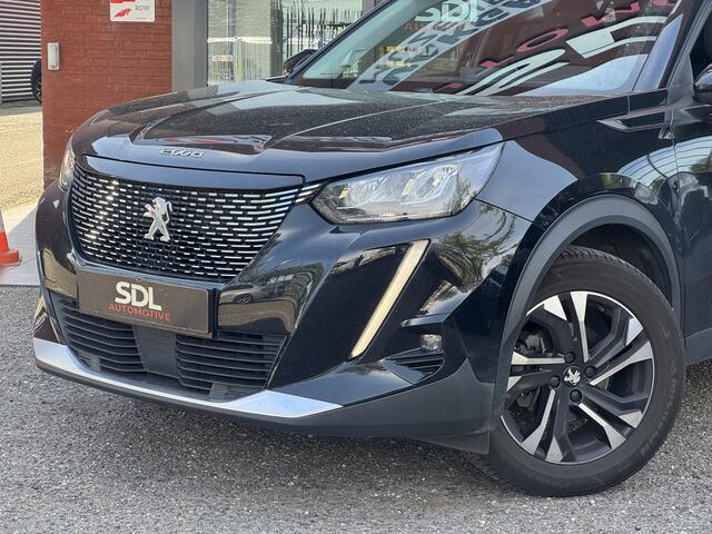 Peugeot 2008 1.2 PureTech Allure // CAMERA // APPLE CARPLAY - ANDROID AUTO // CLIMA // CRUISE // STOELVERWARMING //