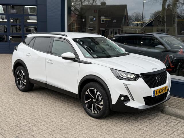 Peugeot 2008 1.2 Turbo 100 PK Allure Pack | Trekhaak 1200KG | Hoge Zitpositie | Navigatie | Climate Control | Keyless Start | Digitaal Dashboard | Camera | Parkeersensoren V+A | LED Verlichting | 17" Lichtmetalen Velgen |