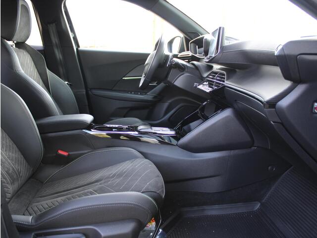 Peugeot 2008 1.2 PureTech 130 GT Automaat | Navi / Camera / Climate