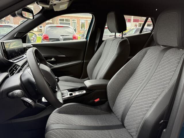 Peugeot 2008 1.2 Turbo 100 Allure | Parkeersensoren | Draadloos Apple Carplay/Android Auto | Privacy Glass | Bleu Obsession