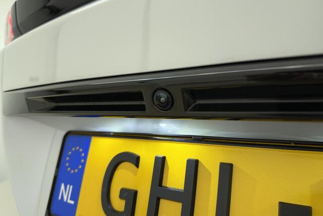 Peugeot 2008 1.2 Hybrid 136 GT | Apple carplay/Android auto | Automaat | Winterpakket | Automatische airco | Adaptive cruise | Grootlicht assistent |