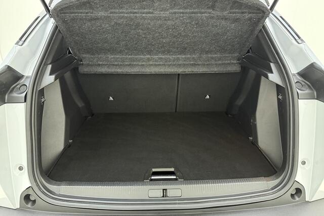 Peugeot 2008 1.2 Hybrid 136 GT | Apple carplay/Android auto | Automaat | Winterpakket | Automatische airco | Adaptive cruise | Grootlicht assistent |