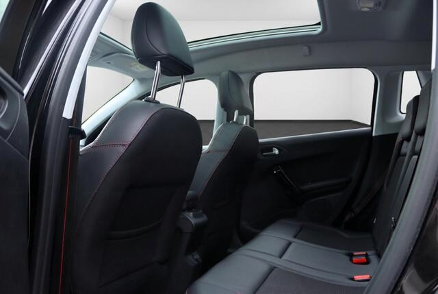 Peugeot 2008 1.2 PureTech GT Line l Pano l Camera l VOL OPTIES l AUTOMAAT