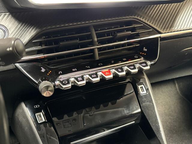 Peugeot 2008 1.2 PureTech Allure Sport (VIRTUAL COCKPIT, APPLE CARPLAY, GROOT NAVI, 360 CAMERA, KEYLESS, LEDER, SPORTSTOELEN, GETINT GLAS, TREKHAAK, NIEUWSTAAT)