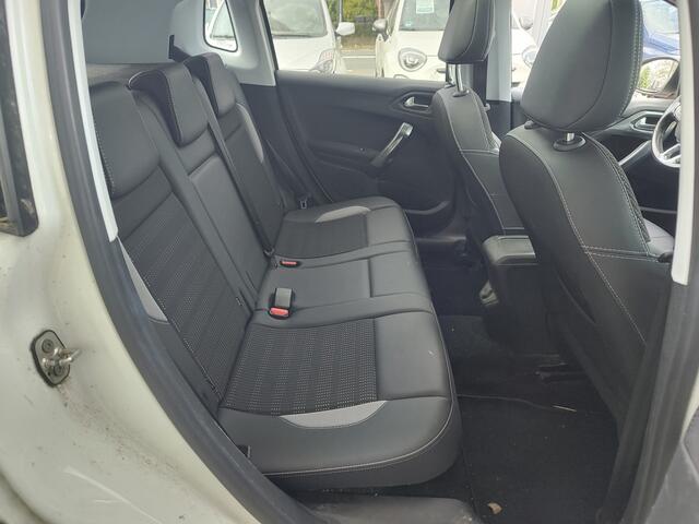 Peugeot 2008 1.2 PT ALLURE A/T Volautomaat | met APK tot 28-6-26