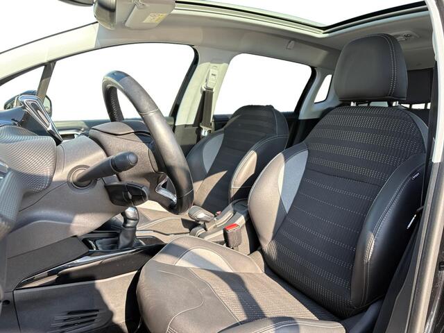 Peugeot 2008 Allure 1.2 Turbo 110pk | UNIEKE KM-STAND! | PANODAK | CAMERA | NAVI | CLIMA | GRIPCONTROL | DAB+ | AUTOMATISCH INPARKEERSYSTEEM