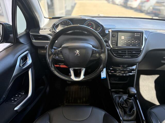 Peugeot 2008 1.2T 130pk Blue Lease Allure | Trekhaak | Achteruitrijcamera | Weinig kilometers | Dealeronderhouden | Panoramadak | Navigatie | Apple Carplay/Android Auto