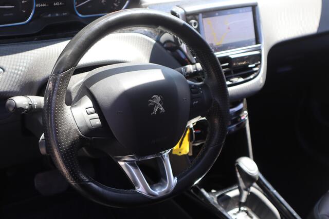 Peugeot 2008 1.2 PureTech Allure | Nieuw binnen | Clima | Navi | Trekhaak |