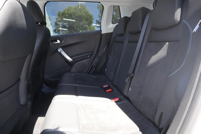 Peugeot 2008 1.2 PureTech Allure | Nieuw binnen | Clima | Navi | Trekhaak |
