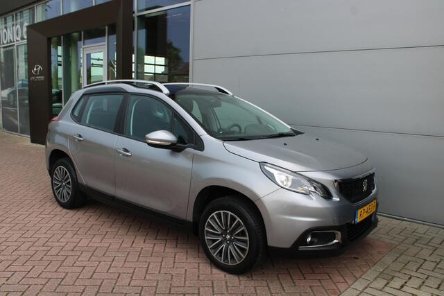 Peugeot 2008 1.2 PureTech 110pk Blue Lion Airco Navi Carplay Panoramadak Trekhaak Dealer onderhouden