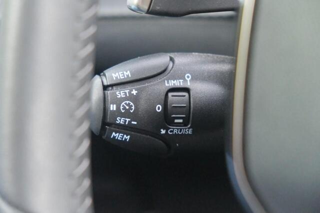 Peugeot 2008 1.2 Hybrid 145pk e-DCS6 Allure | Navi | App Connect | Climate | Cruise | Keyless | PDC