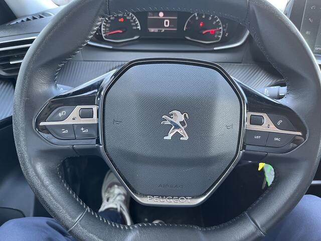 Peugeot 2008 1.2 PureTech Blue Lease Active / Trekhaak / Carplay / Cruise