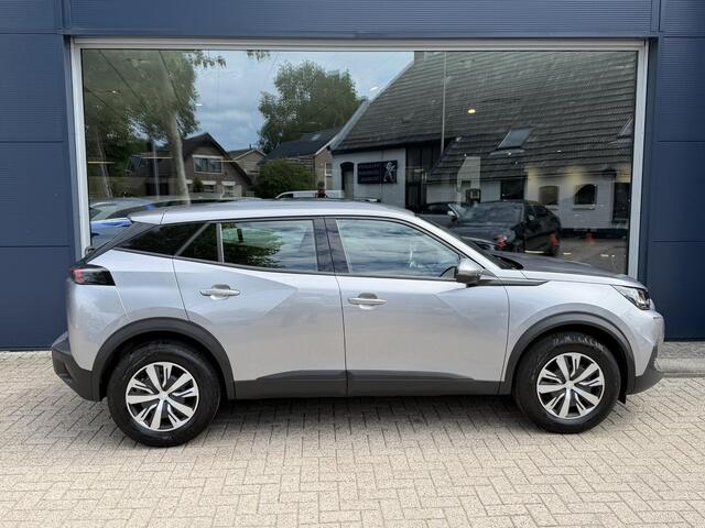 Peugeot 2008 1.2 Turbo 100 PK Active | Lage KM Stand: 24900 | Trekhaak 1250 KG | Navigatie | DAB Radio | Climate Control | Cruise control | Airco | LED Verlichting | Elektrisch Pakket | Parkeersensoren | Apple Carplay | Hoge Zitpositie |
