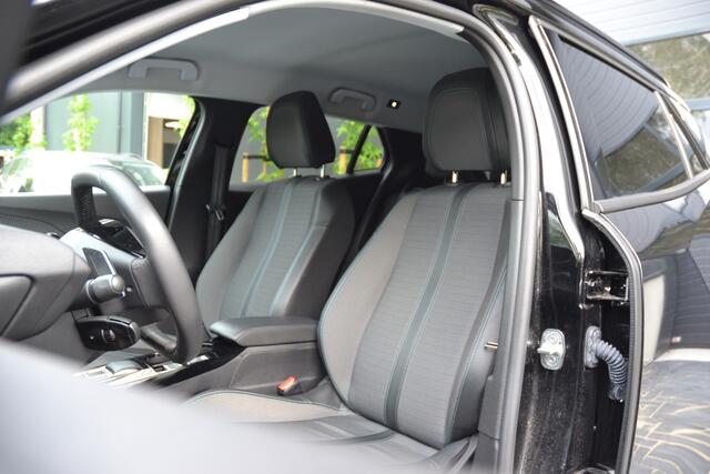 Peugeot 2008 1.2 PureTech Allure Pack Camera | Carplay | Automaat | half/leder