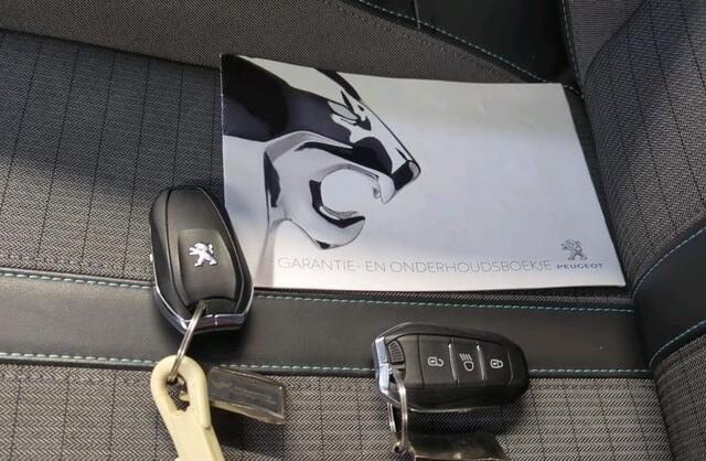 Peugeot 2008 1.5 HDi Allure / Trekhaak / Pdc.+Camera / Distributie bij 117Dkm.vervangen / Airco-ecc./ Navigatie / 1/2 Leder / / Apk nieuw
