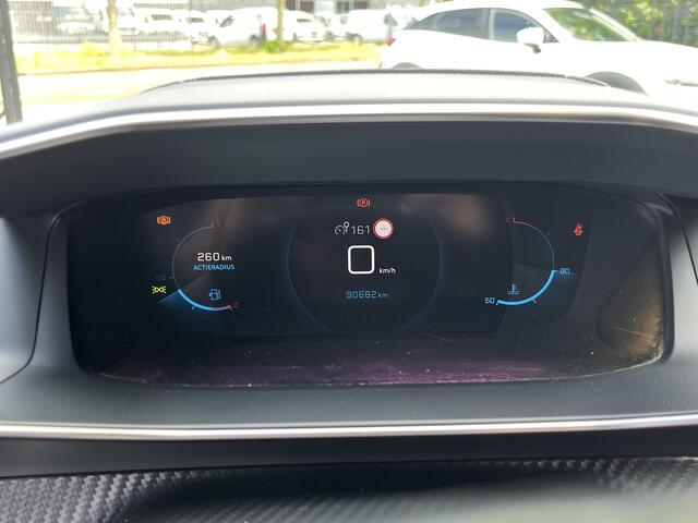 Peugeot 2008 1.2 PureTech GT Pack D.RIEM VERVANGEN // LEDER-ALCANTARA // DODEHOEK // ADAPT. CRUISE // CAMERA+SENSOREN // STOELVERWARMING // NAVI+CARPLAY //