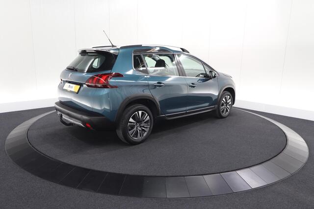 Peugeot 2008 PureTech 110 Allure | UNIEKE KLEUR! | Trekhaak | Camera | Apple Carplay | Parkeersensoren