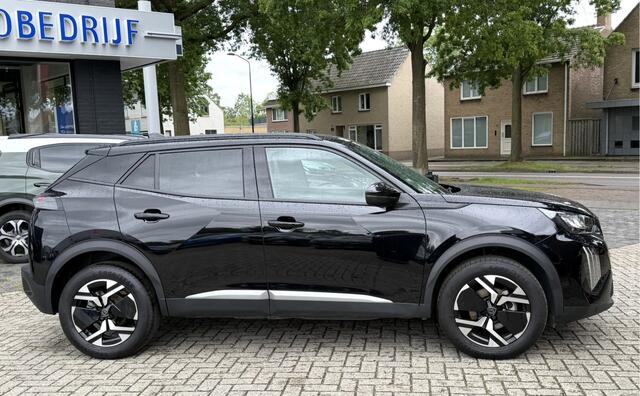 Peugeot 2008 1.2 Benzine 100 Pk. Allure *** ( Ook in Wit of Blauw Leverbaar ) *** * Draadloos Navigatie & Spotify via Apple Carplay / Android Auto * L.M. Velgen * Climate & Cruise Control * Dab Radio * Voorzijde en Achter Parkeer Sensoren * Vingerhoets; Vierde Generat