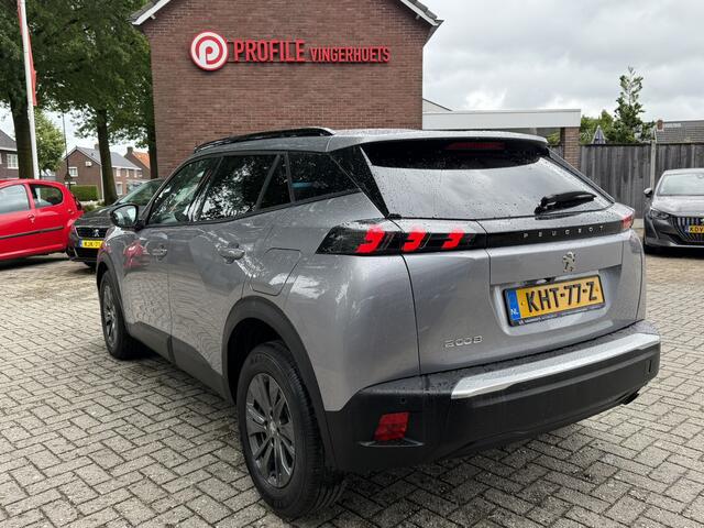 Peugeot 2008 1.2 Benzine 100 Pk. Style * Navigatie * Achteruitrij Parkeer Camera * L.M. Velgen * DAB Radio * Vingerhoets; Vierde Generatie Eersteklas Service. Al meer dan 100 jaar een begrip in de Brabantse Kempen.