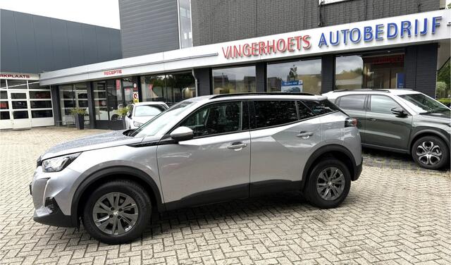 Peugeot 2008 1.2 Benzine 100 Pk. Style * Navigatie * Achteruitrij Parkeer Camera * L.M. Velgen * DAB Radio * Vingerhoets; Vierde Generatie Eersteklas Service. Al meer dan 100 jaar een begrip in de Brabantse Kempen.