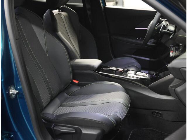 Peugeot 2008 1.2 Hybrid 145PK GT | 1ste eigenaar | AppleCarPlay/AndroidAuto | Climate Control | Adaptief Cruise Control | 360'Camera | FULL LED | LMV | Parkeersensoren | Privacy Glass | Isofix | Two-Tone | Sfeerverlichting |