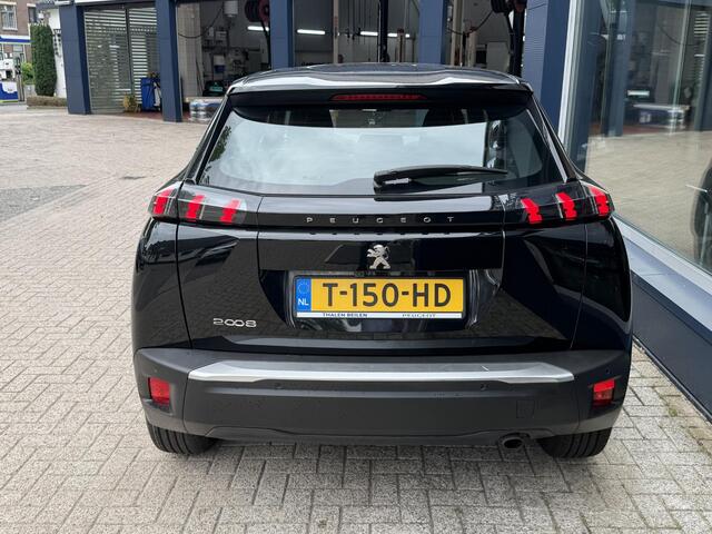 Peugeot 2008 1.2 Turbo 100 PK Active Pack | Hoge Instap | Achteruitrij-Camera | LED-Dagrijverlichting | Stoelverwarming | Apple-Carplay | Climate Control | Dealer Onderhouden | Cruise Control |