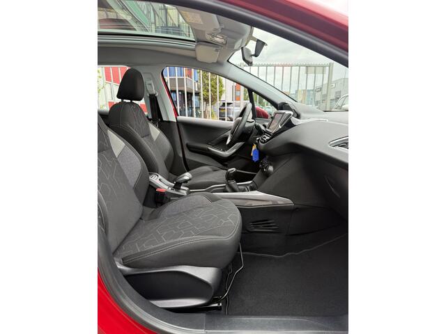 Peugeot 2008 1.2 PureTech Blue Lion