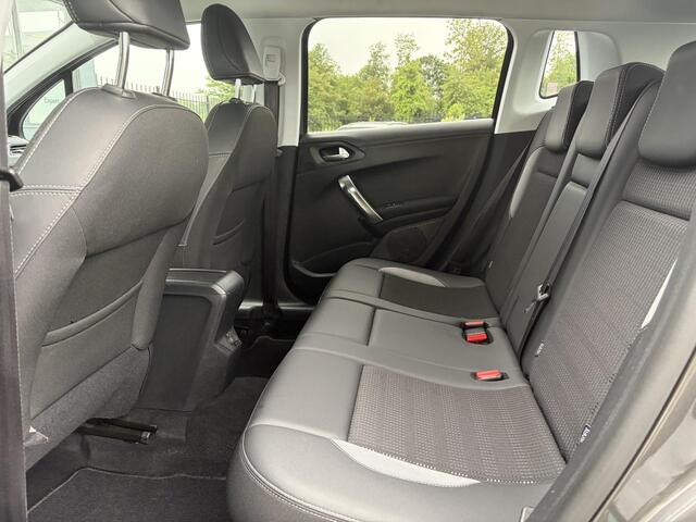 Peugeot 2008 1.2 PureTech Allure 1e Eigenaar,Trekhaak,Carplay,Navi,Camera,Halfleder,110pk,Pdc,Lm velgen,N.A.P,Clima,Cruise,Nieuwe Apk bij Aflevering