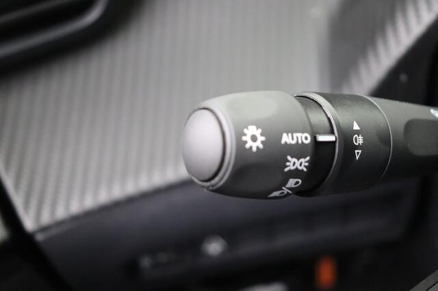Peugeot 2008 1.2 HYBRID 145PK ALLURE E-DCS6 | Navigatie Pack | Drive Assist Plus Pack