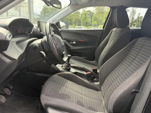 Peugeot 2008 1.2 PureTech Active 1e Eigenaar,360°Camera,Carplay,Dealer Onderhouden,102pk,Pdc,Lm velgen,6 Bak,N.A.P,Apk tot 08-2028