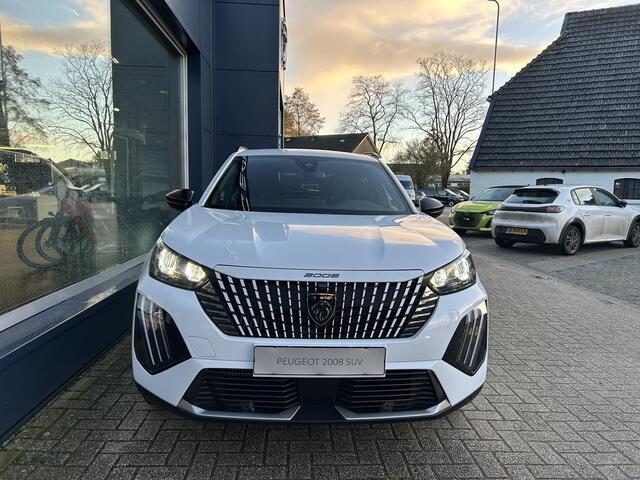 Peugeot 2008 1.2 Hybrid 145 PK Allure | Automaat Hybride | BOUWJAAR 2026 DEMO MET ¤6.000 VOORDEEL | 360 Graden Camera | Dode Hoek Detectie | Parkeersensoren V+A | Hoge Zitpositie | Climate Control | Stoelverwarming | Navigatie via Telefoon | Dakrails | Cruise Control 