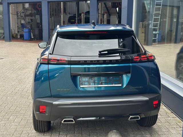Peugeot 2008 1.2 Hybrid 145 PK Allure | Automaat Hybride | BOUWJAAR 2026 DEMO MET ¤6.000 VOORDEEL | 360 Graden Camera | Dode Hoek Detectie | Parkeersensoren V+A | Hoge Zitpositie | Climate Control | Stoelverwarming | Navigatie via Telefoon | Dakrails | Cruise Control 