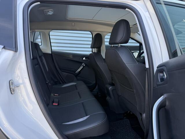 Peugeot 2008 1.2 PureTech Allure 1e Eigenaar|Pano|Camera|Trekhaak|Cruise|Carplay|PDC V+A|Clima|Navi|N.A.P|APK tot 11-2026