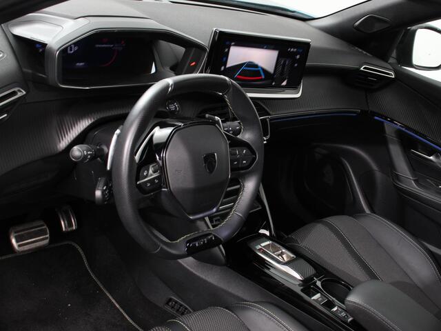 Peugeot 2008 1.2 GT Automaat Climate control Cruise control Apple Carplay/ Android Auto led Lichtmetalen velgen Parkeersensoren Camera