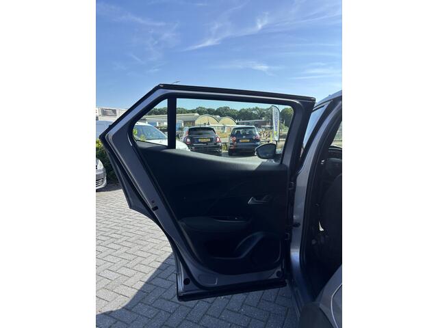Peugeot 2008 PureTech 100 Allure |Navigatie|CarPlay|