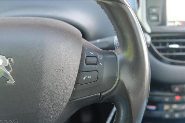 Peugeot 2008 1.2 PureTech 130pk Blue Lease Allure | Navi | App Connect | Climate | Cruise | Camera | Panoramadak