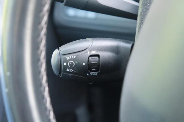 Peugeot 2008 1.2 PureTech 130pk Blue Lease Allure | Navi | App Connect | Climate | Cruise | Camera | Panoramadak