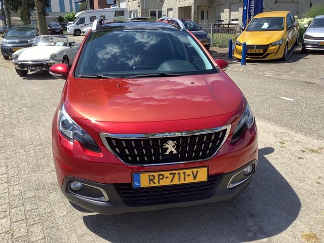Peugeot 2008 1.2 PURET. BLUE LION