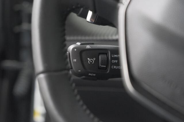 Peugeot 2008 1.2 Hybrid 136 Allure | 360 Camera | Adaptieve Cruise Control | Keyless Entry | Dodehoekdetectie