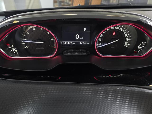 Peugeot 2008 1.2 PureTech GT-Line | Trekhaak | Cruise control | Stoel verwarming